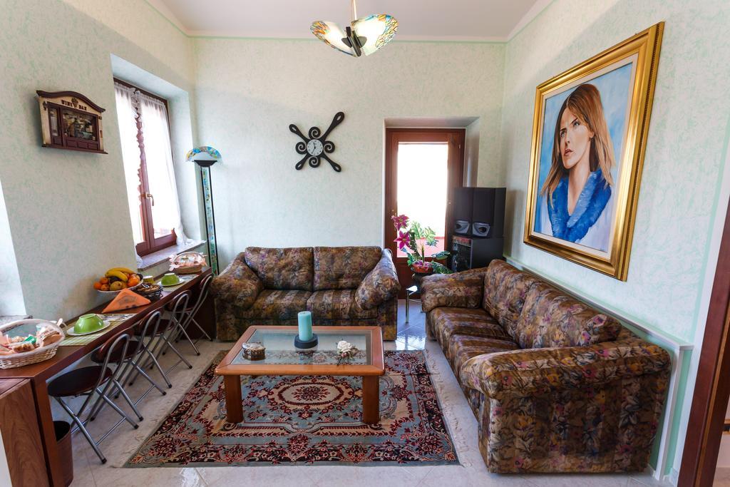 Bed and Breakfast L'Aurora Viola Carbonia Zewnętrze zdjęcie