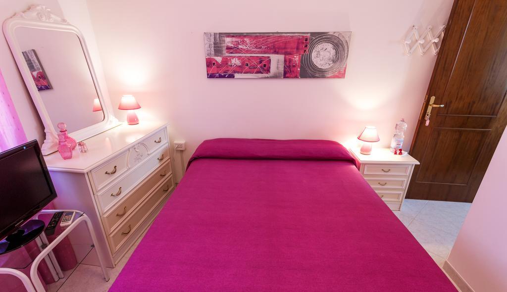 Bed and Breakfast L'Aurora Viola Carbonia Zewnętrze zdjęcie