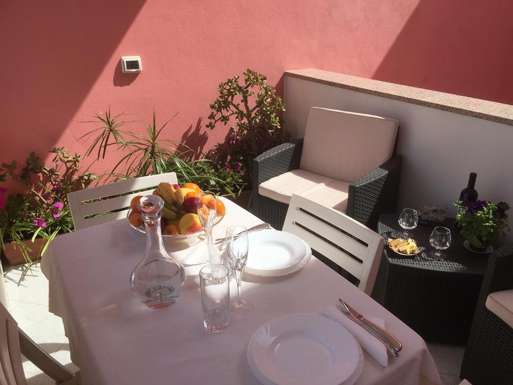 Bed and Breakfast L'Aurora Viola Carbonia Zewnętrze zdjęcie